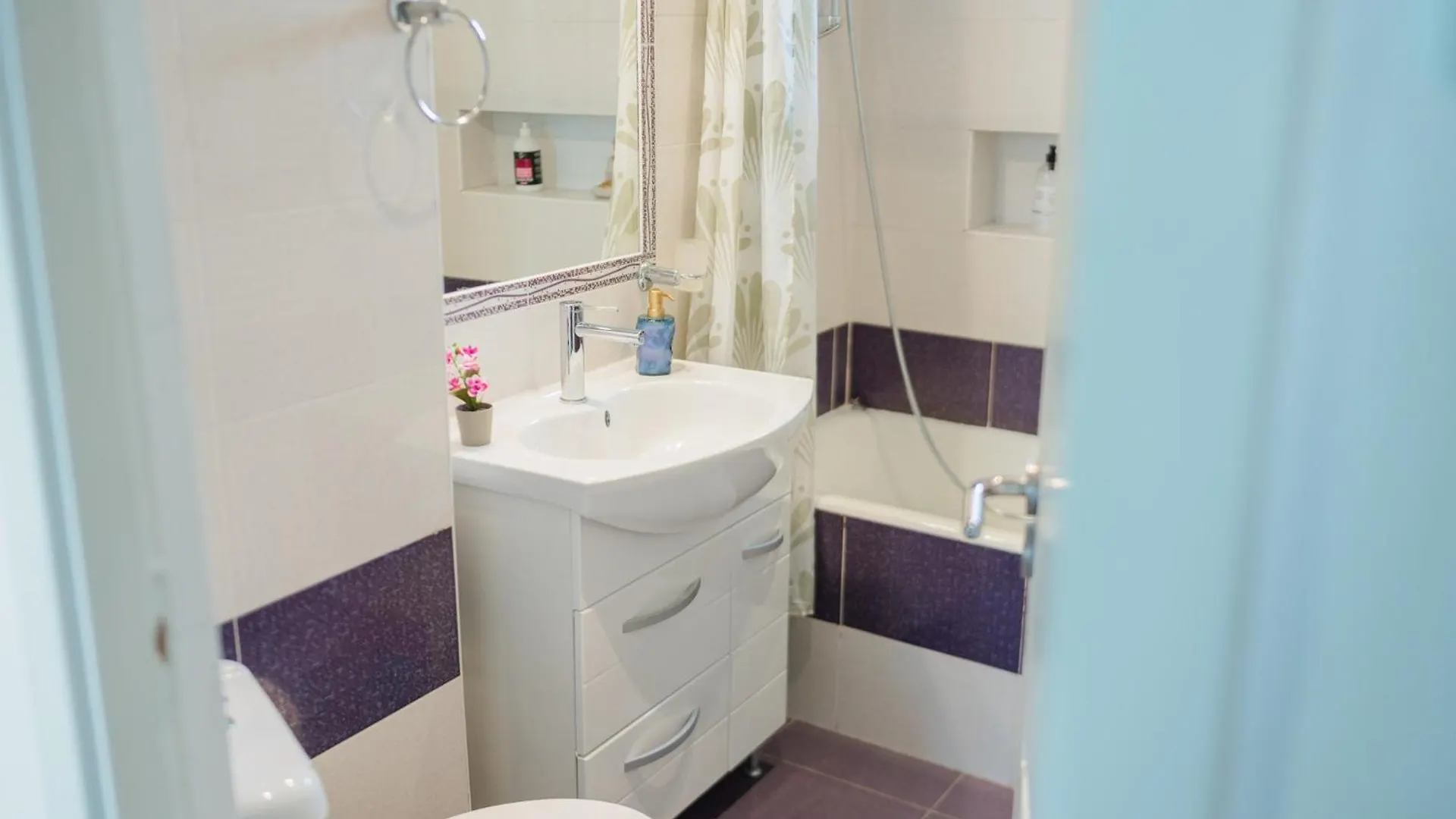 Hacienda Romana - Center 2Bdr Apartment Bucharest